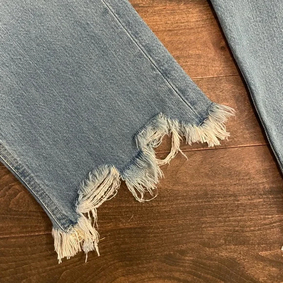 Free People We the Free Maggie Straight Leg Distressed Jeans Size 29 - Picture 2 of 11